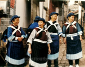 Happy LiJiang Ladies